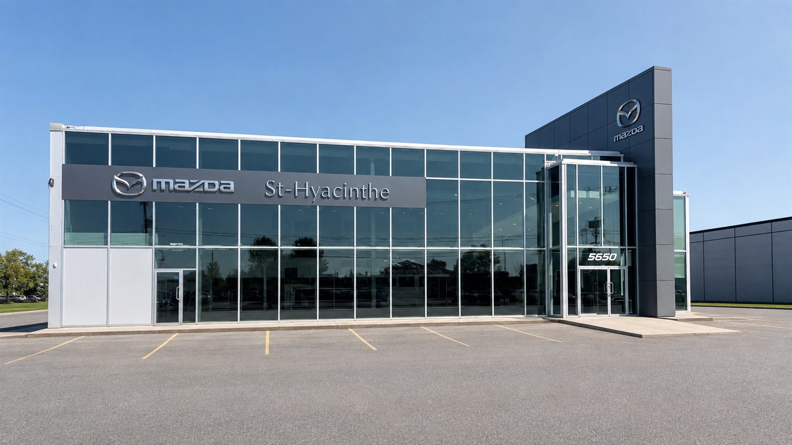 Façade de Mazda de St-Hyacinthe
